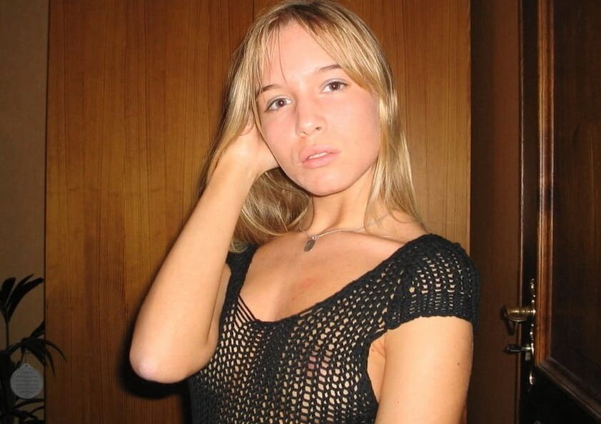 Amateur gorgeous blonde