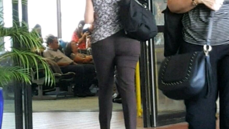Voyeur sexy feet, legs and asses
