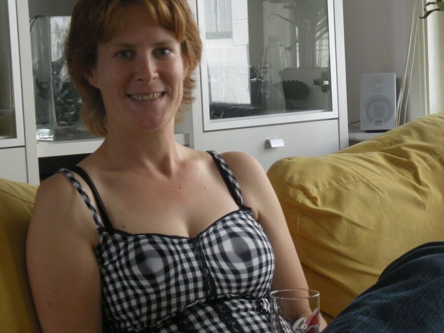 Non porno graphic milf pics