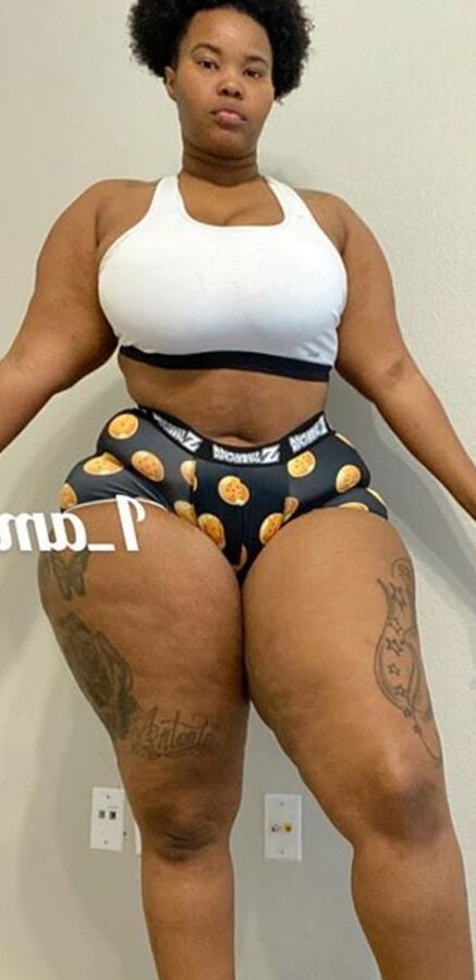 Chunky thick bbw pear queeni