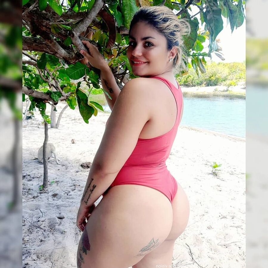 PUTA DO INSTAGRAM: Karina Oliveira