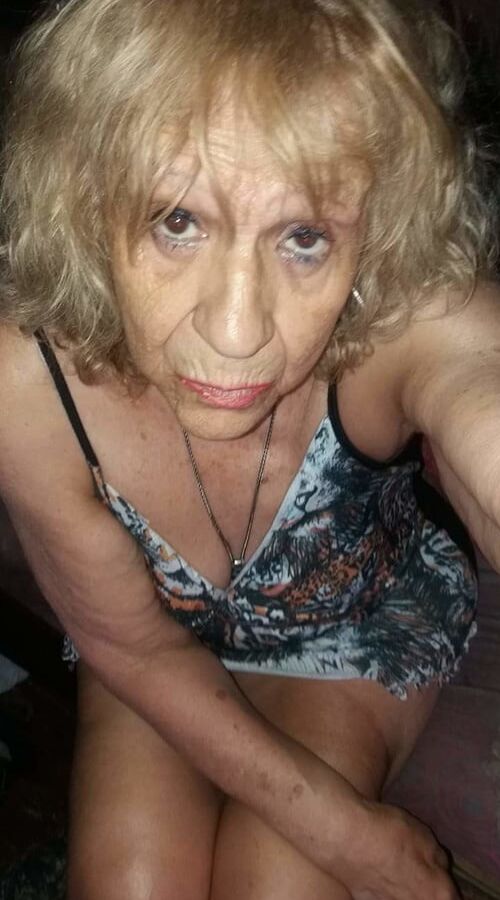 Abuela caliente