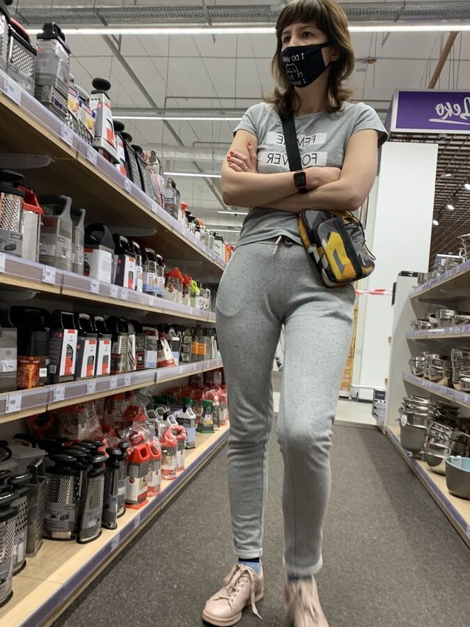 Milf mature cameltoe and nice ass