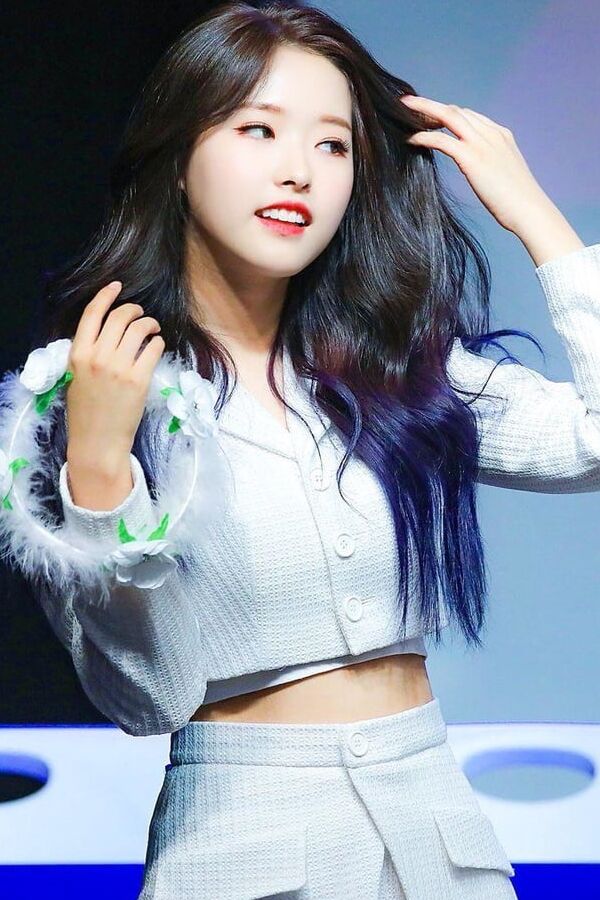 Olivia Hye - LOONA