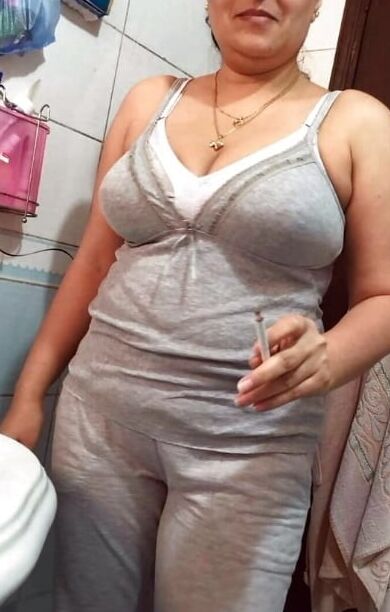 Mature mom brunette olgun anne naked banyo legs turk turkish