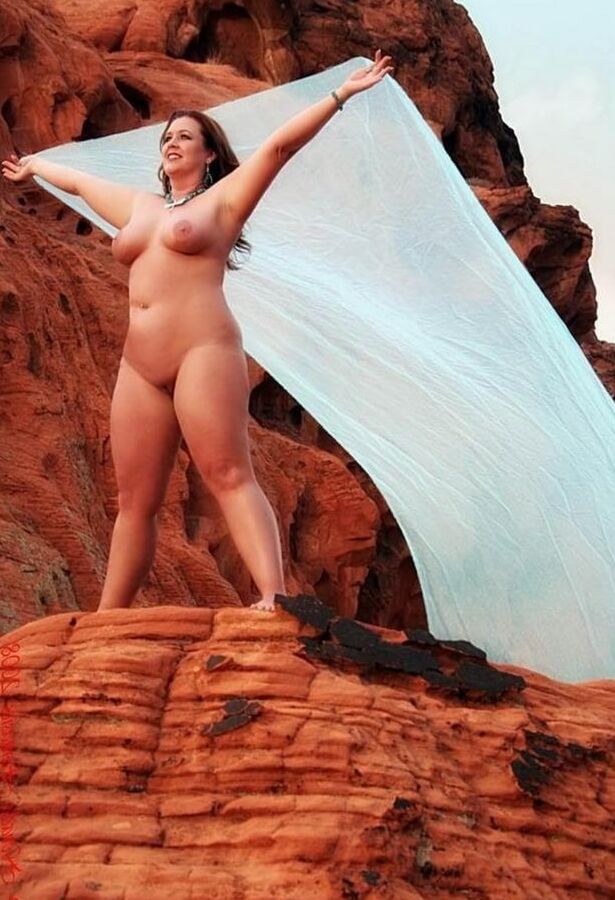 All Sizes, All Sexy - Vogue (Strike A Pose) (pics)