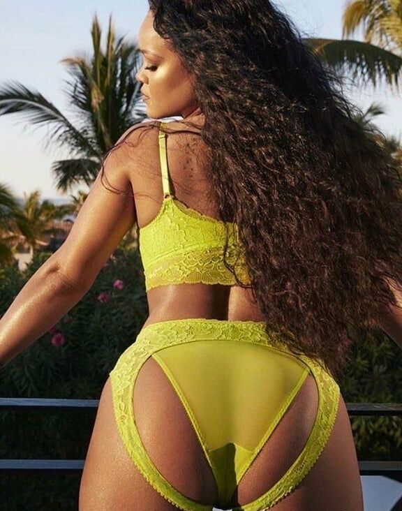 Rihanna hot