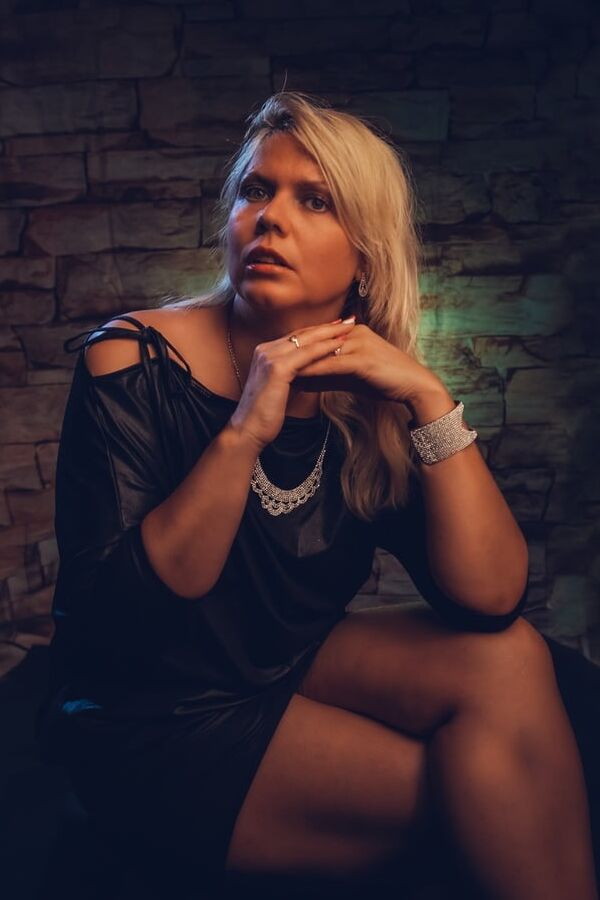 Vicky in latex