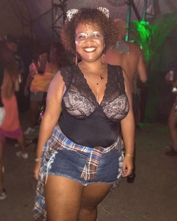 Sexy mature milf nn