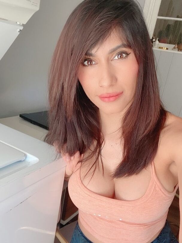 Cristina vee (hot voice actress)