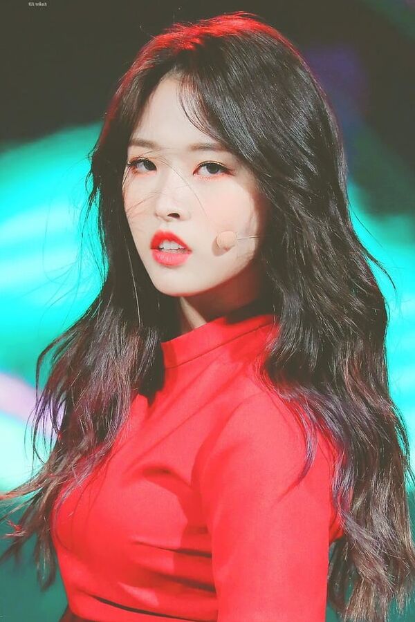 Olivia Hye - LOONA