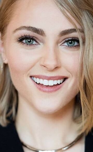 ANNASOPHIA ROBB