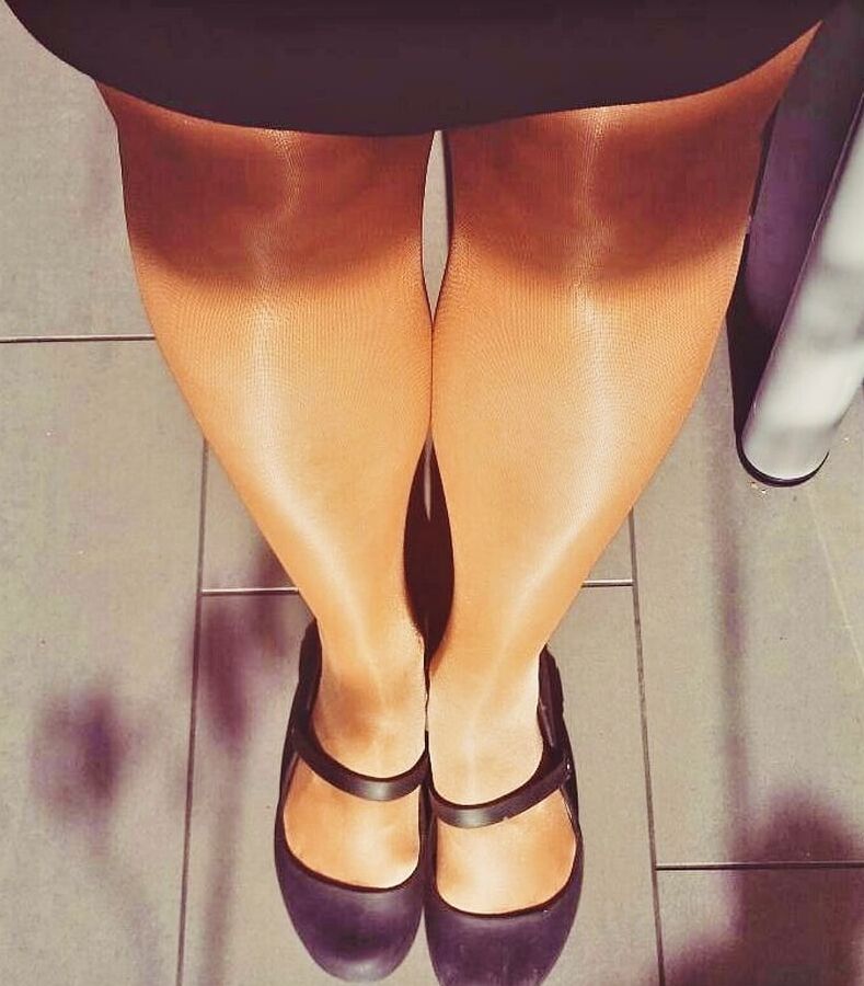 Nylon Feet in Flats &amp; Ballerinas
