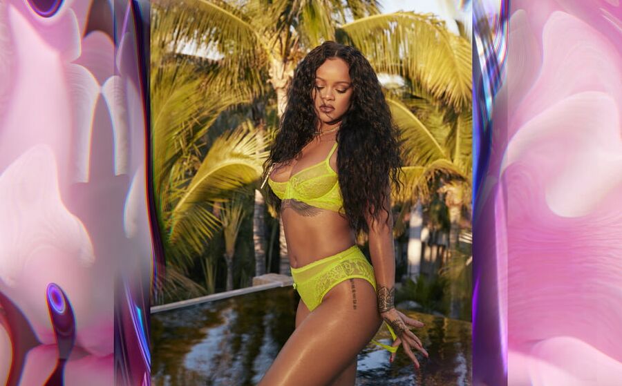 Rihanna hot