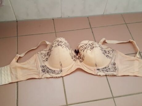 Non porno graphic milf pics
