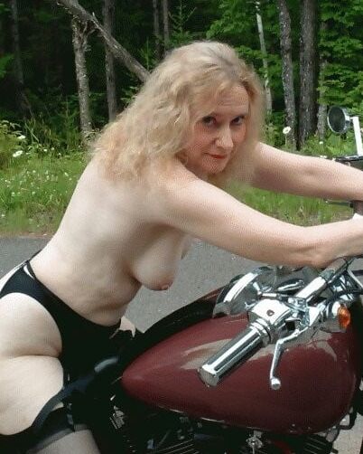 Two wheel babes