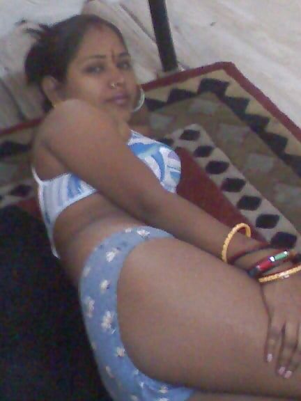 Indian big Aunties ass gand mix pic