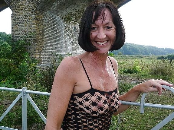 UK Wives and Milfs