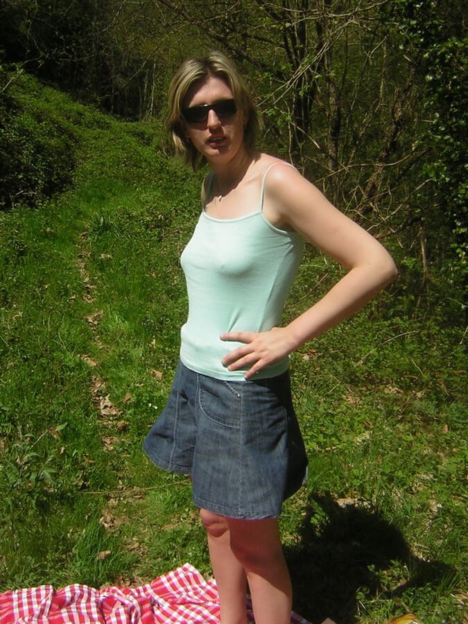 French amateur in sexy pose