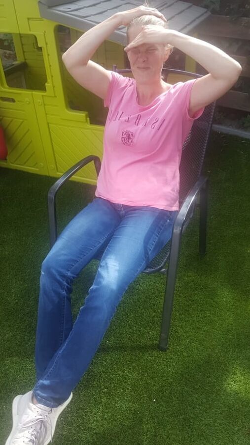 Non porno graphic milf pics