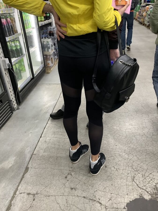 Perfect ass in leggings