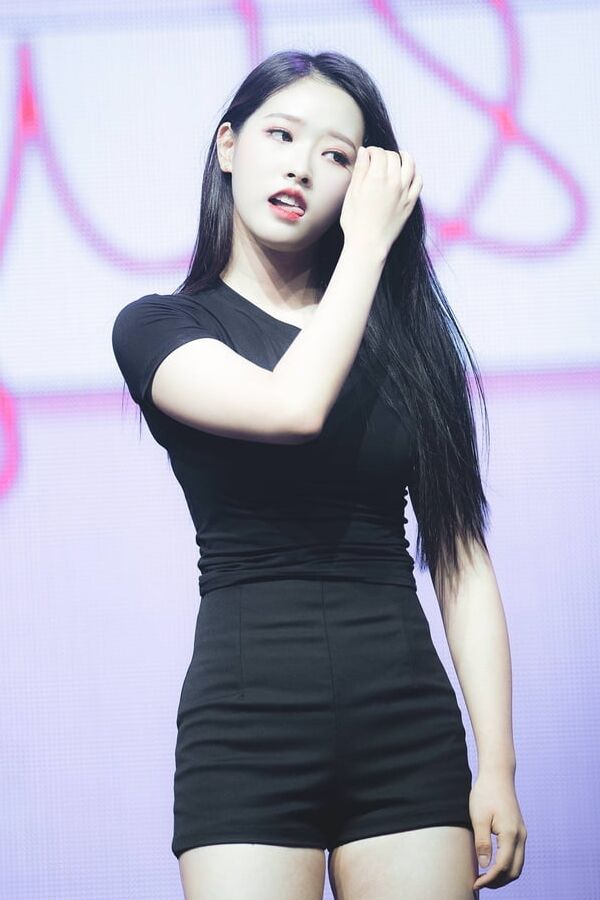 Olivia Hye - LOONA