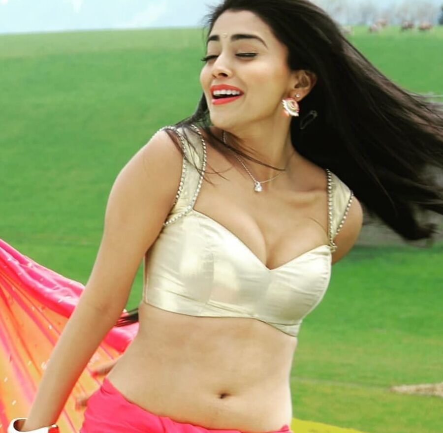 Shriya sexy