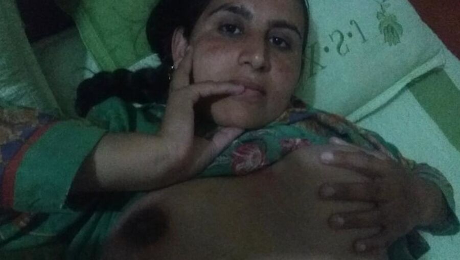 Indian gasti rani show her nude