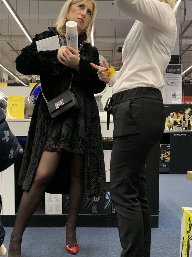 Beautiful milf sexy mom