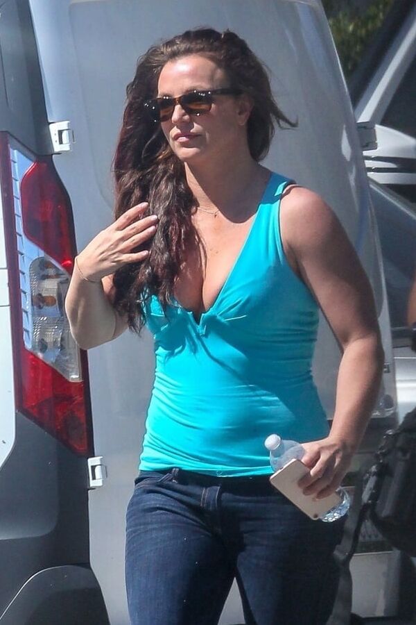 britney spears out and about