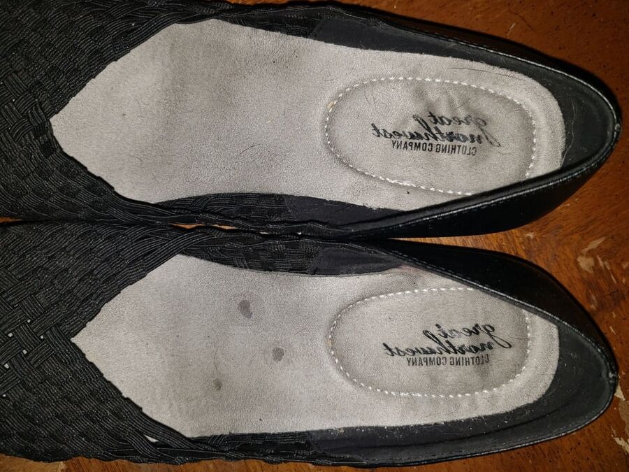 Great Northwest Clothing Co. "Tamika" Woven Wedges - Black