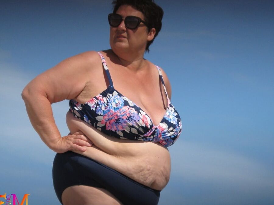 HUGE BOOBS BIKINI