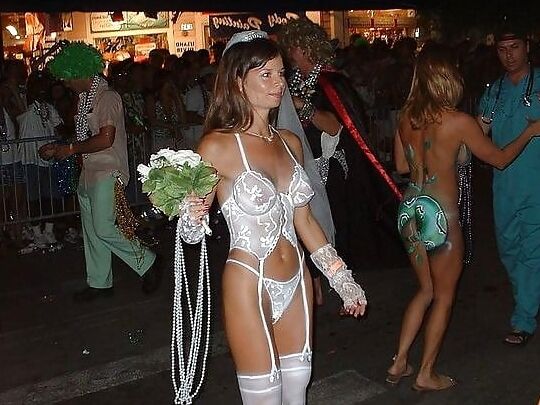 NAUGHTY BRIDES