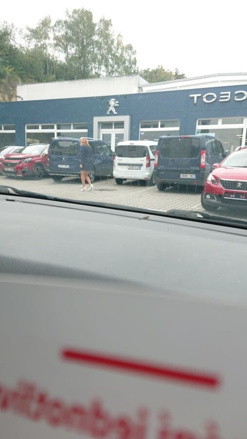 PEUGEOT DEALER :-)