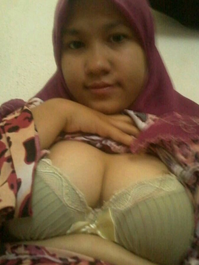 Ibu buah dada besar