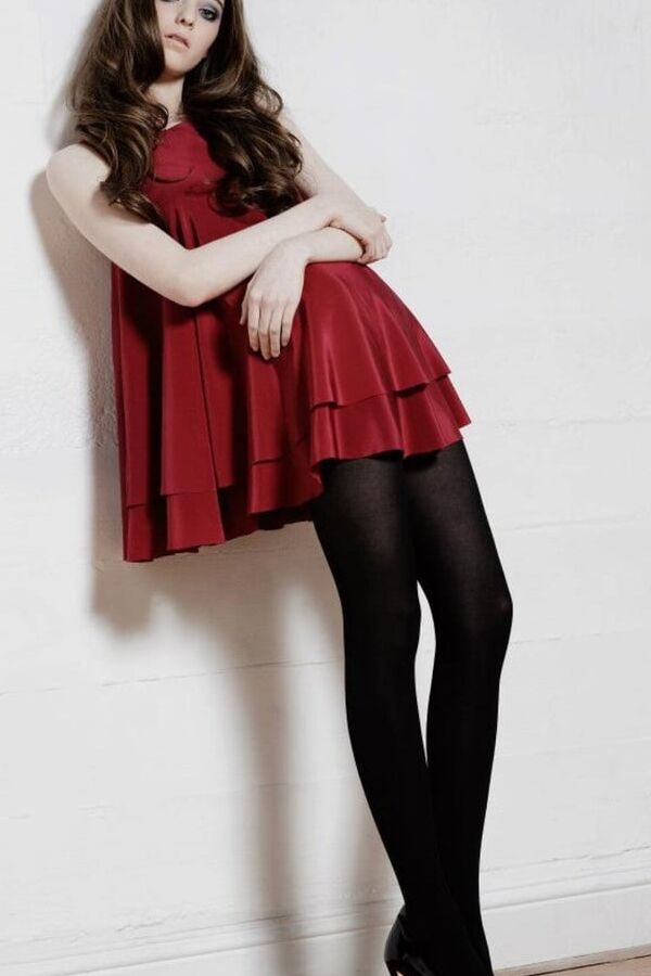 Emma Dumont tiny dancer