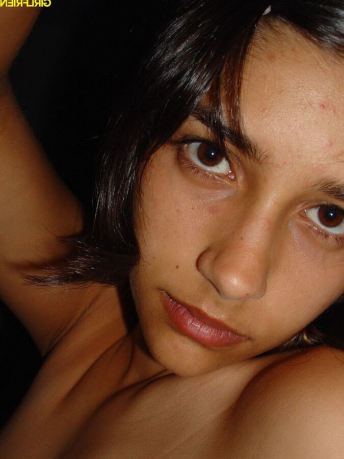 Joven tomando selfies