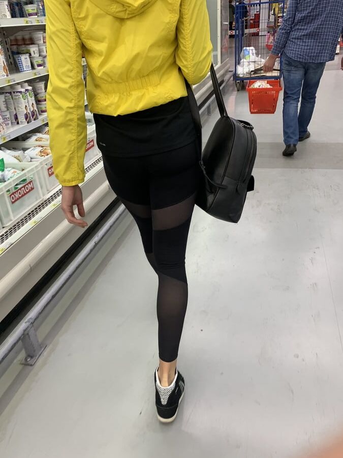 Perfect ass in leggings