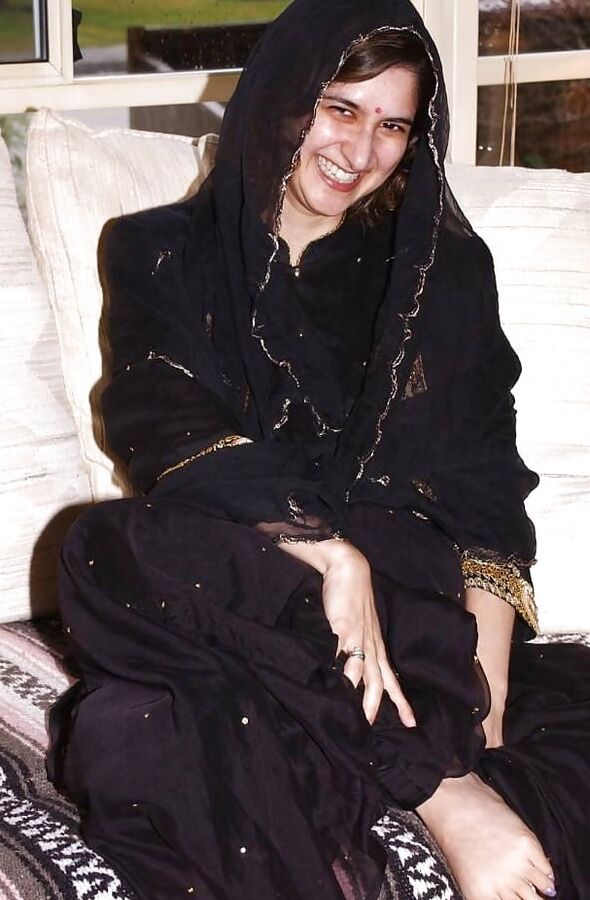 DESI CUTE LOOK WITH SALWAR KAMEEZ