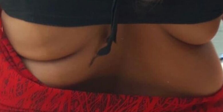 Aunt saree hip folds