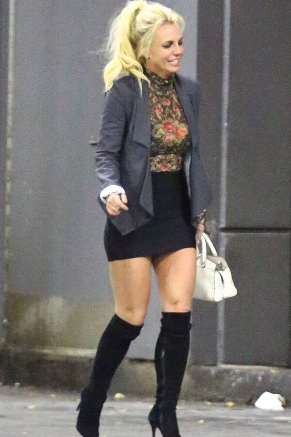 britney spears out and about