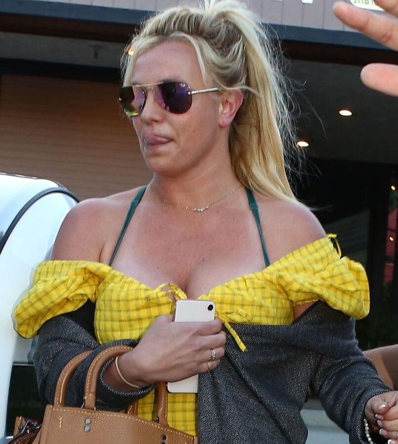 britney spears out and about