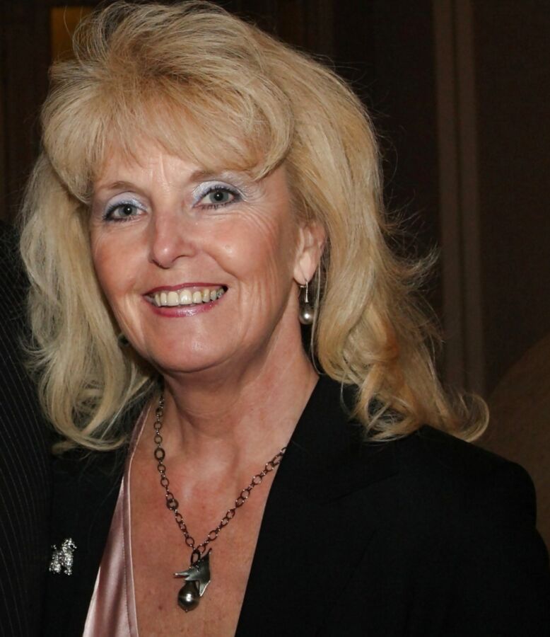MATURE WHORE FOR CUM TRIBUTE