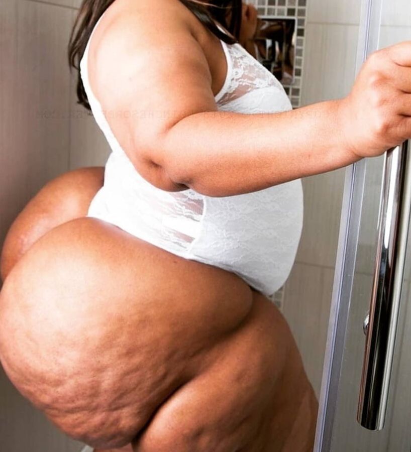 BBW and SSBBW Asses