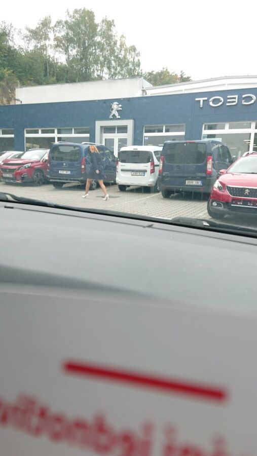 PEUGEOT DEALER :-)