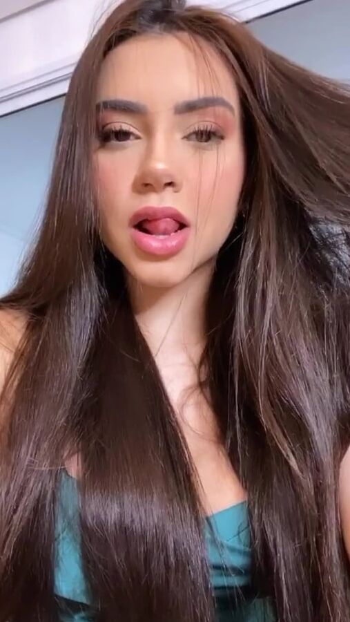 Taina Costa