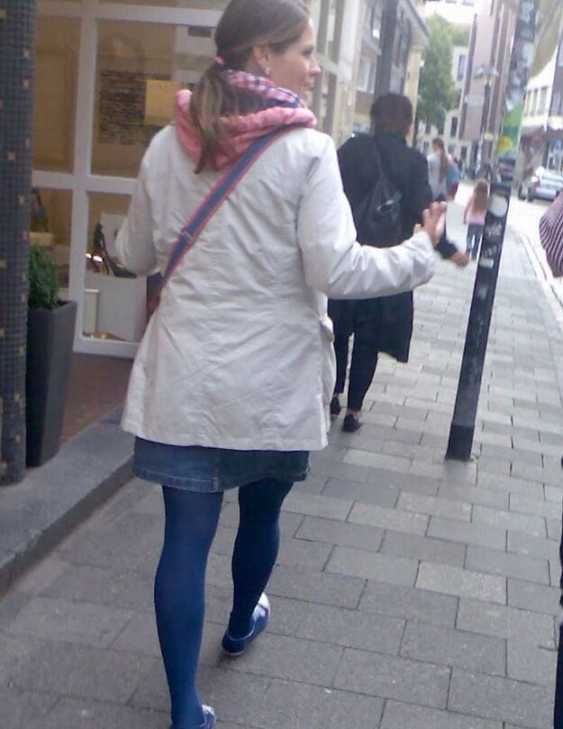 Street Pantyhose - Unaware Cunny on the Street