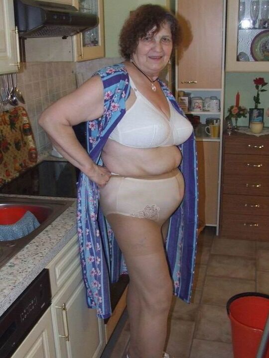 Oooh that tummy bulge