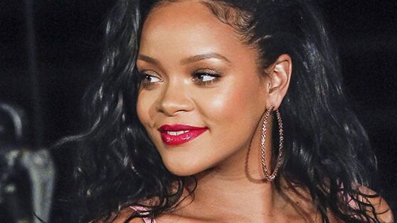 Rihanna, the ebony goddess!! Photos + my fakes