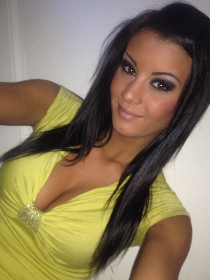 HOT Virginia Former Hooters Girl